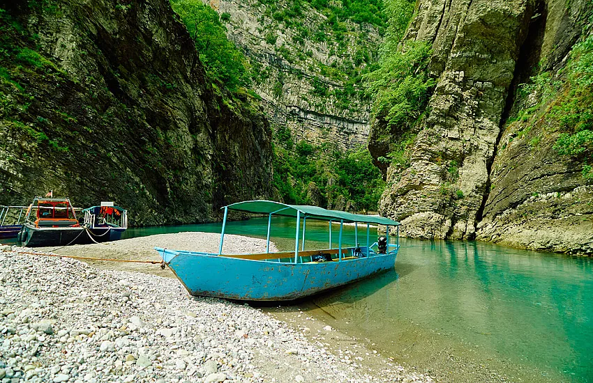 Discover Albania with a Polish Tour Guide: Hidden Gems, Local Stories, and Must-Do Excursions